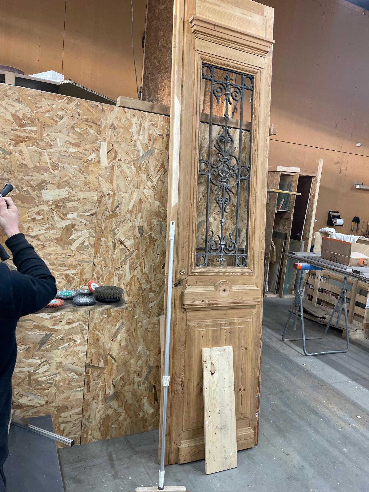 Rénovation porte en bois ardèche